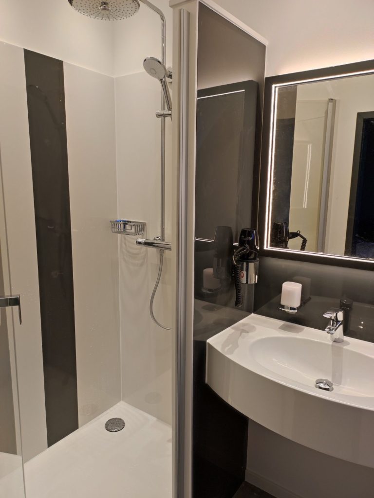 Maßgeschneiderte Dusche 